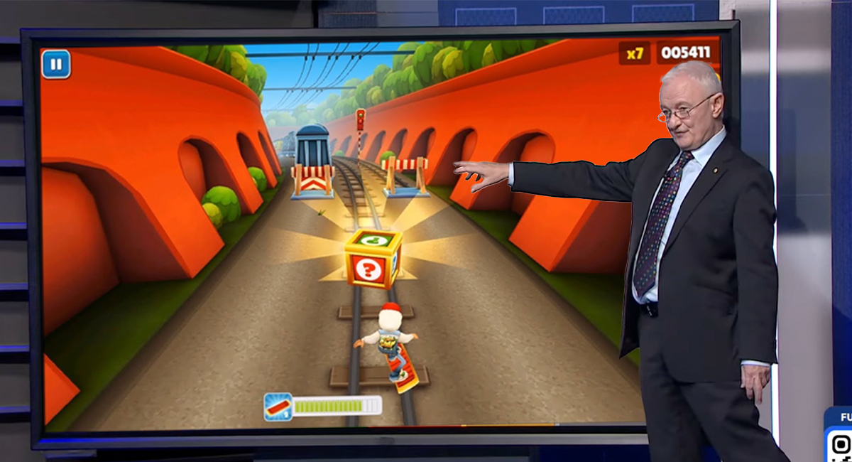 Bored Antony Green starts playing Subway Surfers on the election screen