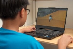 Kids to now get all their information from strangers on Roblox
